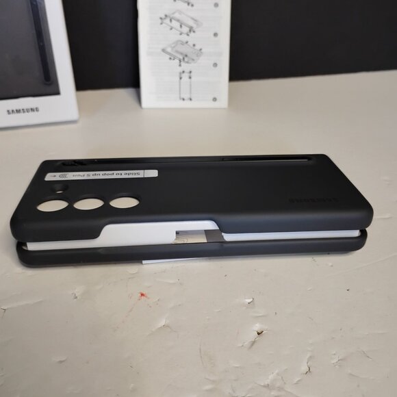 Galaxy Z Fold5 Slim S-pen Case, Graphite - Picture 5 of 16